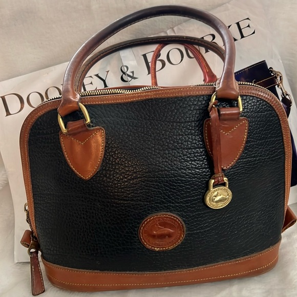 Dooney Bourke Vintage Domed Satchel 🔥